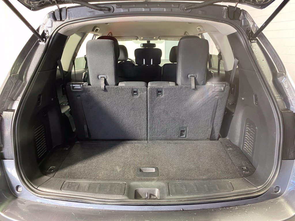 Used 2017 Nissan Pathfinder SV AWD/4WD image 28