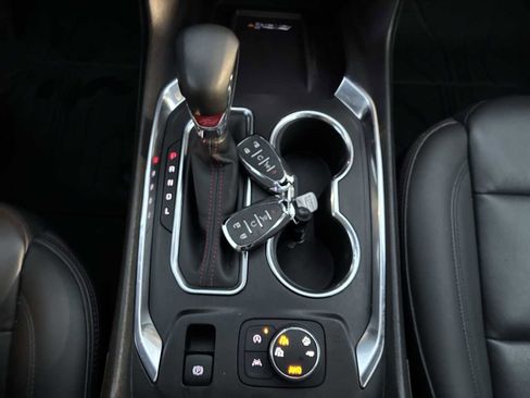 Certified 2023 Chevrolet Traverse RS image 16