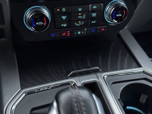 Certified 2019 Ford F150 Platinum w/ Equipment Group 701A Luxury image 15