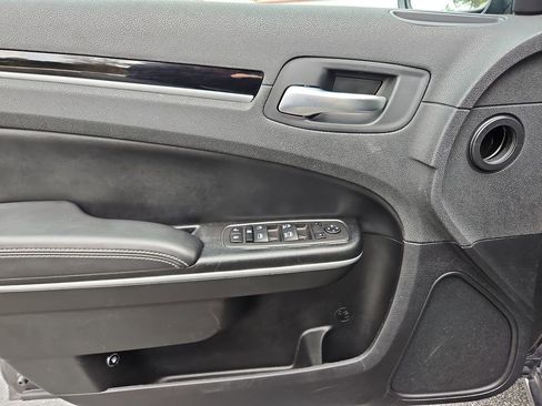 Used 2023 Chrysler 300 S image 28