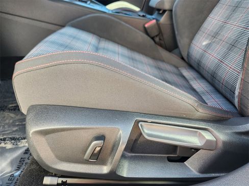 Used 2022 Volkswagen GTI SE image 5