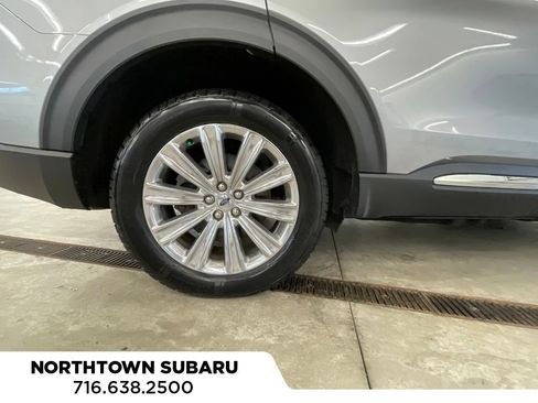 Used 2020 Ford Explorer Limited w/ Equipment Group 310A AWD/4WD image 33