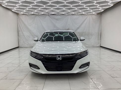 Used 2018 Honda Accord Touring image 5