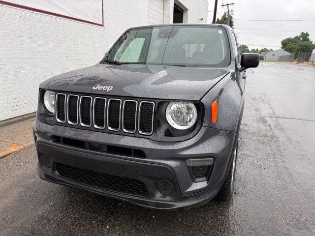 Used 2023 Jeep Renegade Latitude AWD/4WD image 4