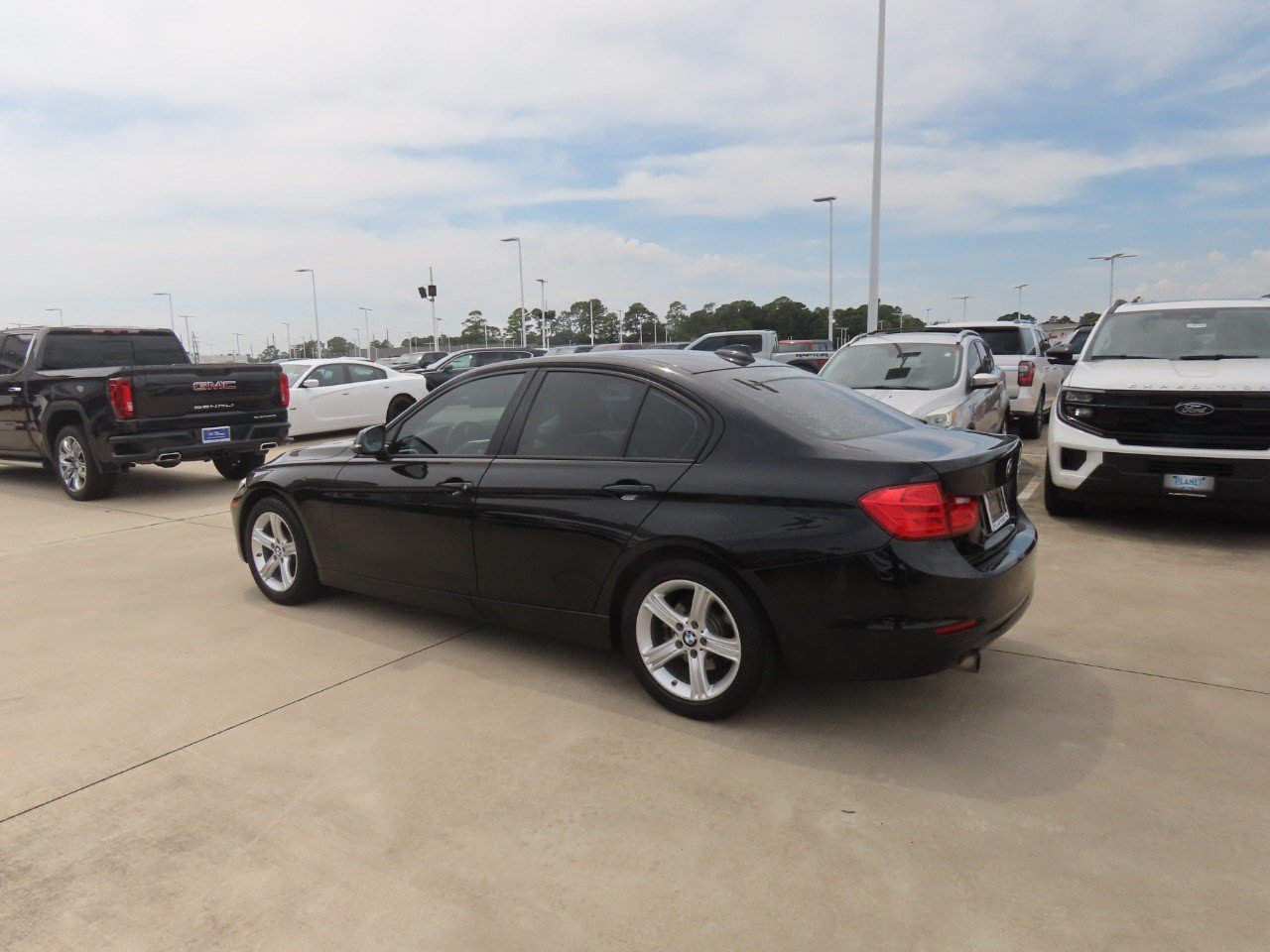 Used 2015 BMW 320i Sedan RWD image 15