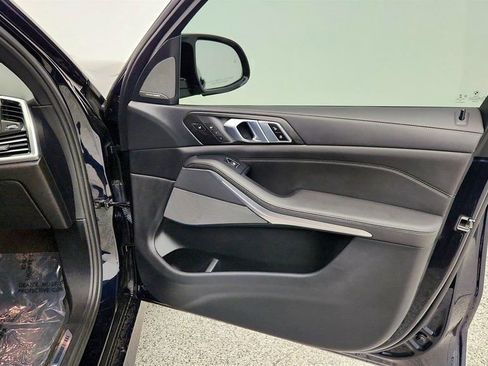 Used 2021 BMW X5 M50i AWD/4WD image 26