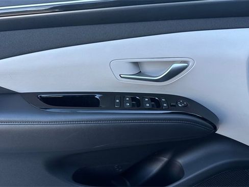 Used 2024 Hyundai Tucson Limited image 11