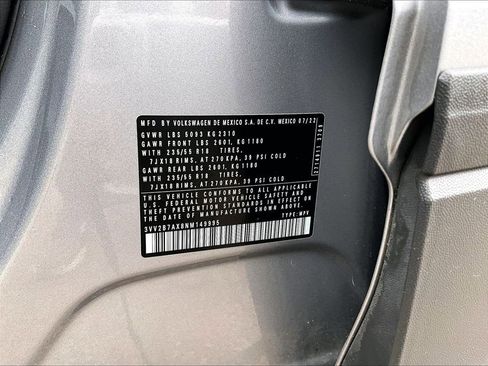 Used 2022 Volkswagen Tiguan SE AWD/4WD image 34
