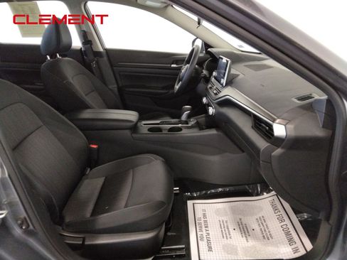 Used 2025 Nissan Altima 2.5 SV image 38