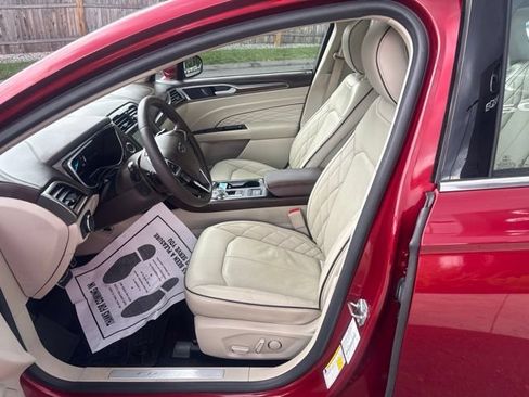 Used 2017 Ford Fusion Platinum AWD/4WD image 10