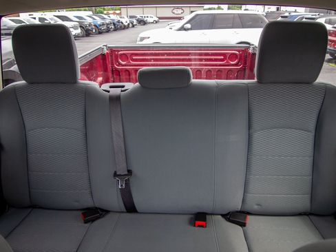 Used 2018 RAM 1500 Express AWD/4WD image 25