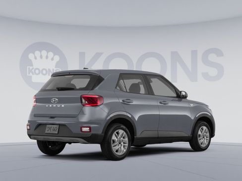Used 2024 Hyundai Venue Limited FWD image 4