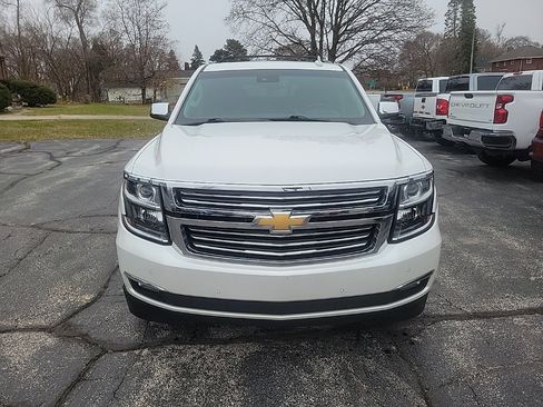 Used 2017 Chevrolet Suburban Premier image 2