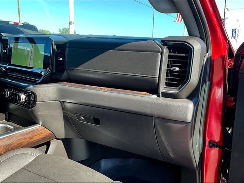 Used 2023 GMC Sierra 1500 SLT w/ SLT Premium Package AWD/4WD image 16