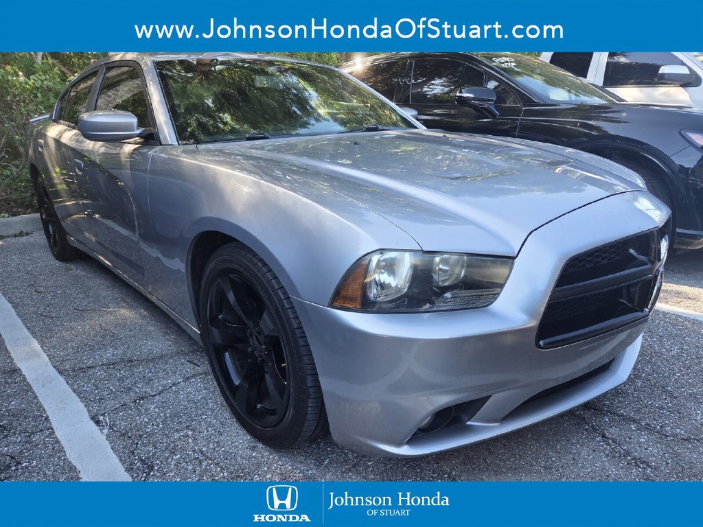 Used 2014 Dodge Charger SXT w/ Blacktop Package RWD image 1