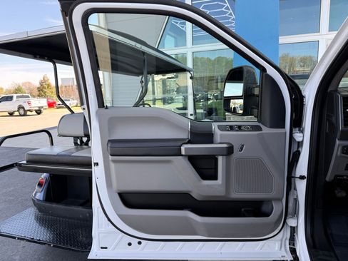 Used 2019 Ford F250 XLT w/ XLT Value Package image 22