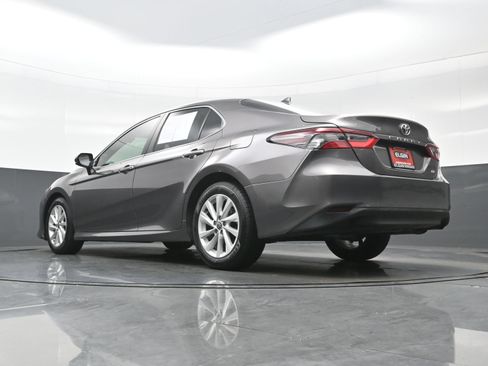 Used 2022 Toyota Camry LE FWD image 28