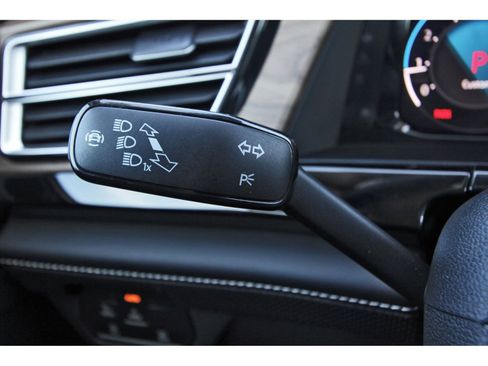 Used 2024 Volkswagen Atlas SE image 21