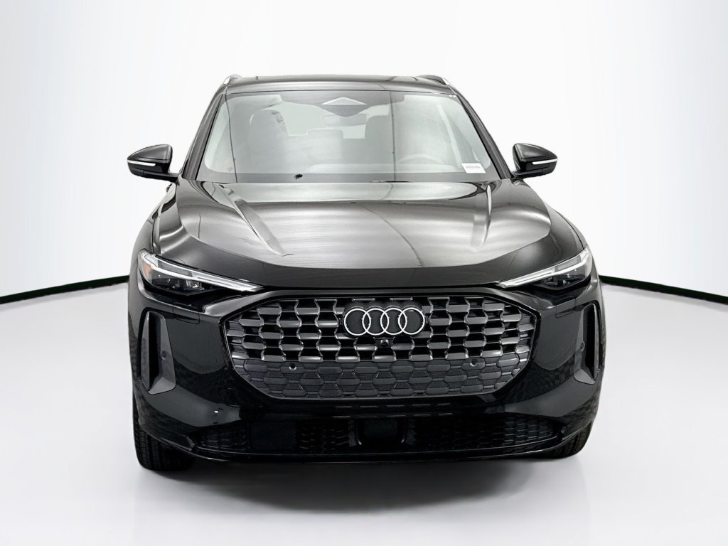 Used 2025 Audi Q5 Premium Plus w/ Premium Plus AWD/4WD image 2