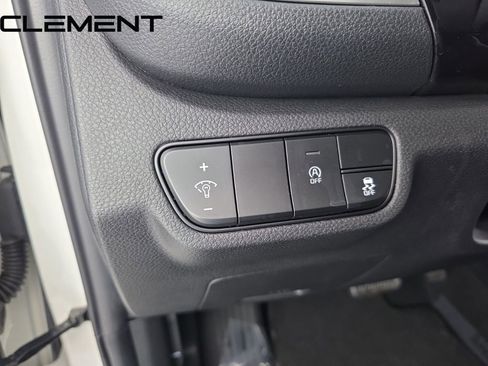 Used 2024 Kia Seltos S image 11