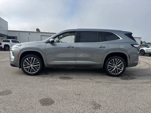 New 2026 Buick Enclave Avenir w/ Super Cruise Package FWD image 3