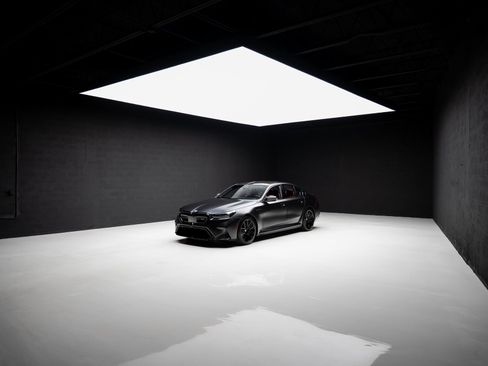 Used 2025 BMW M5 w/ Carbon Package image 91