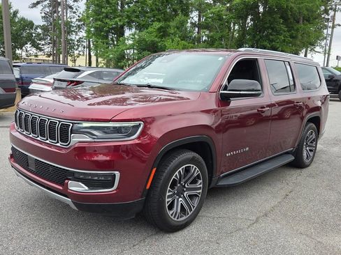 Used 2023 Jeep Wagoneer L Series II AWD/4WD image 3