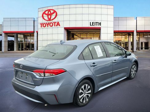 Used 2021 Toyota Corolla LE image 5