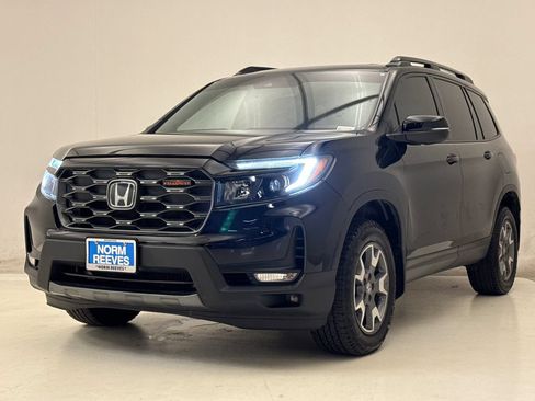 Certified 2022 Honda Passport TrailSport image 2