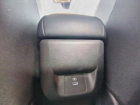 Used 2025 Nissan Versa SV image 15