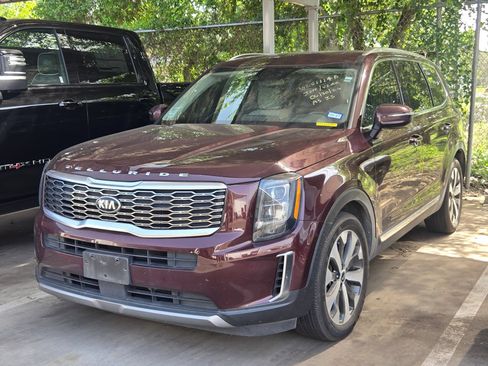 Used 2021 Kia Telluride EX w/ EX Premium Package AWD/4WD image 3