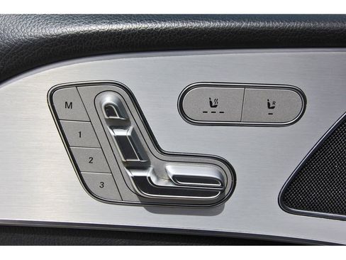 Used 2024 Mercedes-Benz GLE 450e 4MATIC image 27