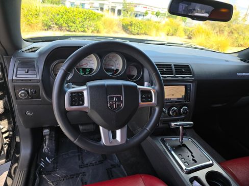 Used 2013 Dodge Challenger R/T RWD image 21