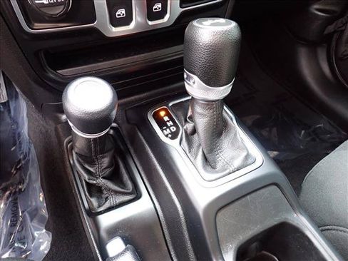 Used 2021 Jeep Wrangler Sport AWD/4WD image 15
