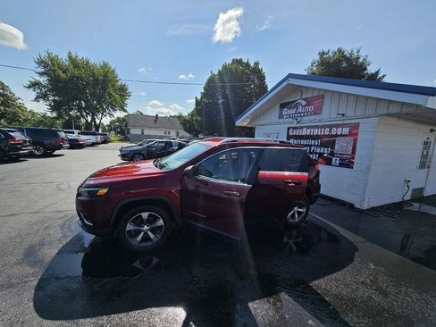 Used 2019 Jeep Cherokee Limited w/ Luxury Group AWD/4WD image 24
