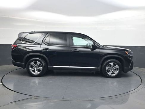 Used 2023 Honda Pilot EX-L image 3