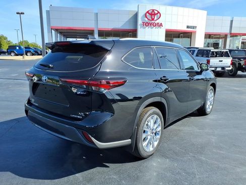 New 2026 Toyota Highlander Limited AWD/4WD image 3