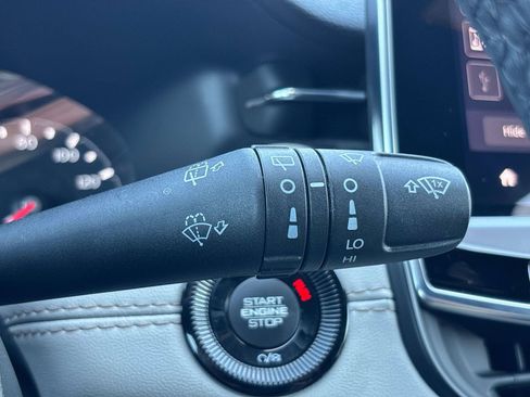 Certified 2024 Jeep Compass Limited w/ Sun and Sound Group AWD/4WD image 27
