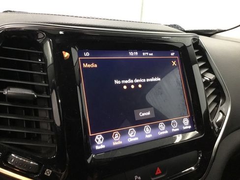 Used 2019 Jeep Cherokee Limited AWD/4WD image 20
