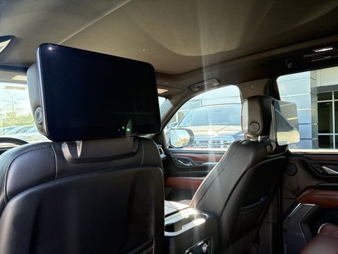 Used 2023 GMC Yukon Denali Ultimate image 13