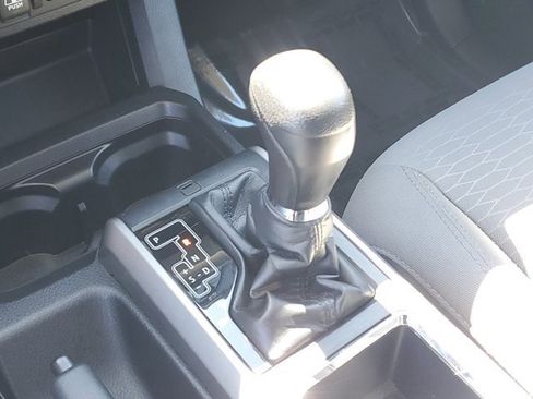 Used 2018 Toyota Tacoma SR5 image 26