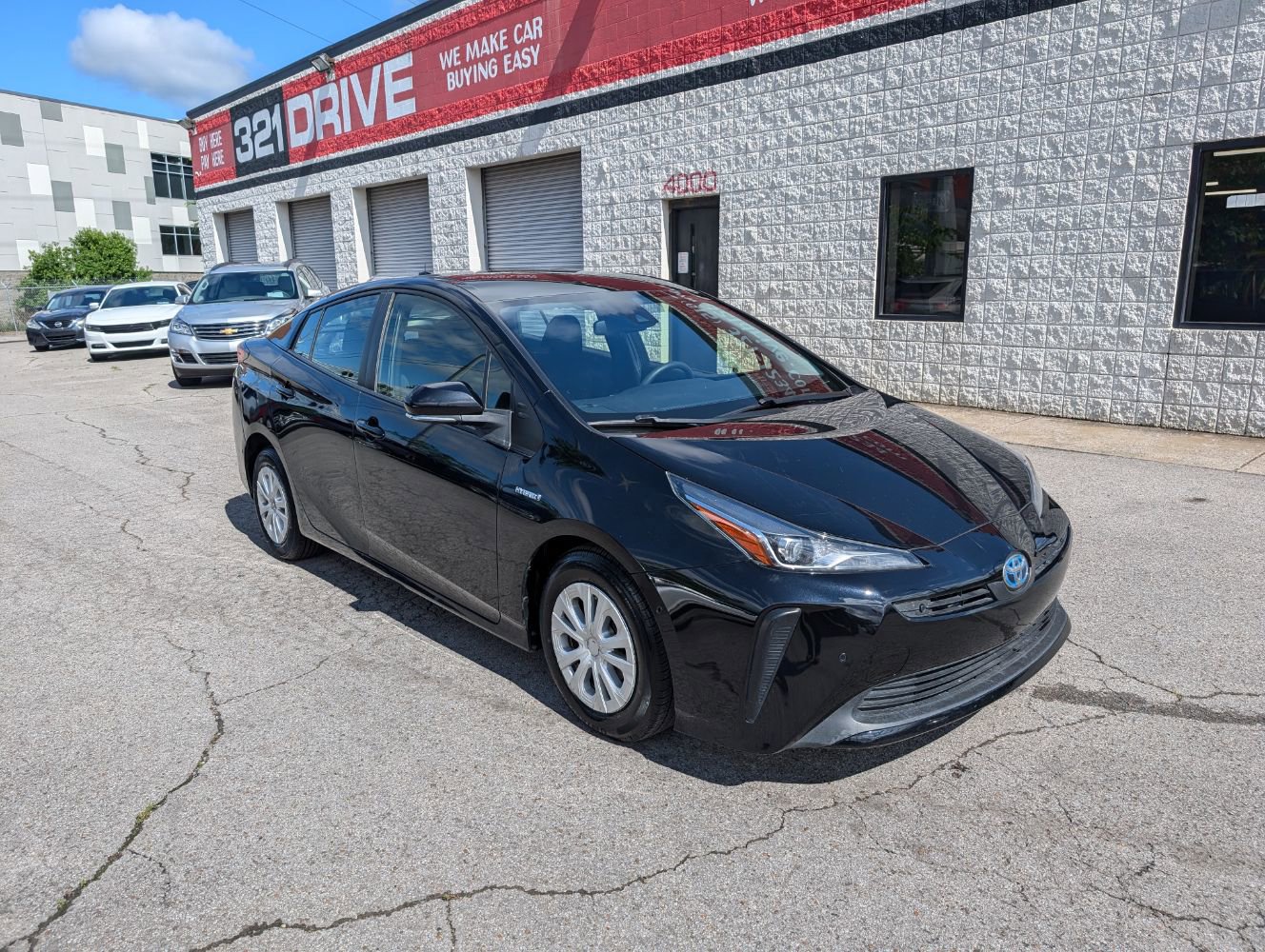 Used 2021 Toyota Prius LE FWD image 4