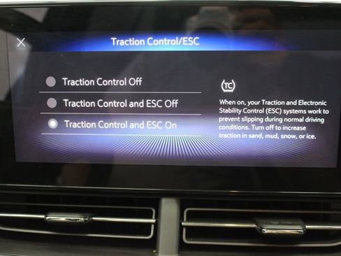 Used 2024 Chevrolet Trax RS w/ Driver Confidence Package FWD image 27
