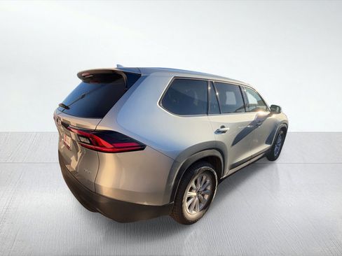 Certified 2025 Toyota Grand Highlander XLE image 4