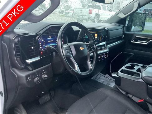 Used 2025 Chevrolet Silverado 2500 LT AWD/4WD image 13