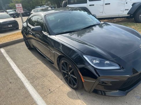 Used 2022 Toyota GR86 Premium w/ ALL Weather Mat Package (TMS) RWD image 6