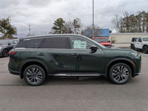 New 2026 INFINITI QX60 Luxe image 2