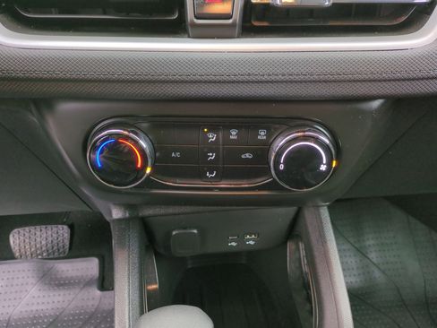 Used 2024 Chevrolet TrailBlazer LS w/ LS Convenience Package image 11