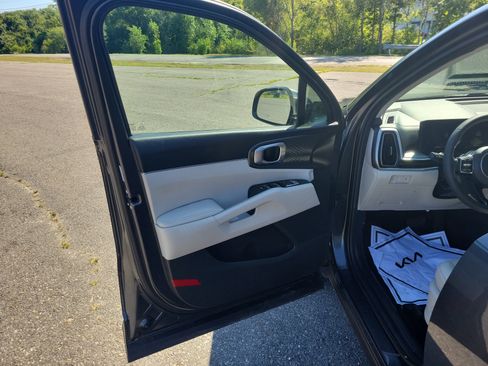Used 2024 Kia Sorento S w/ Panoramic Sunroof Package AWD/4WD image 15