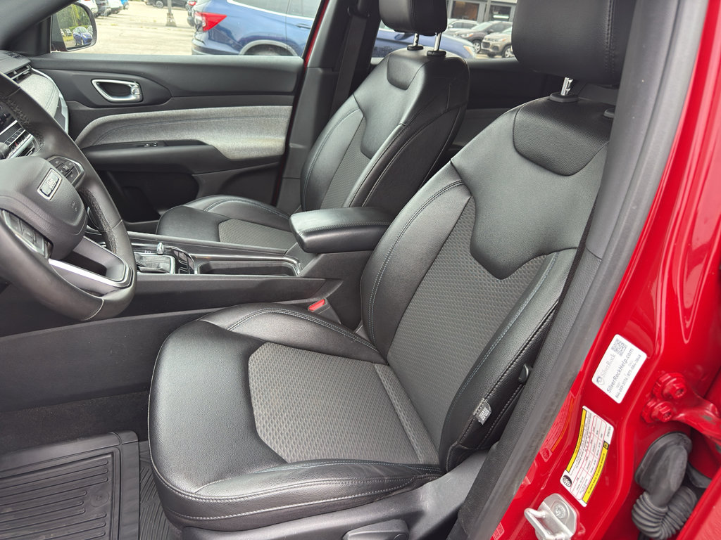 Used 2024 Jeep Compass Latitude AWD/4WD image 14
